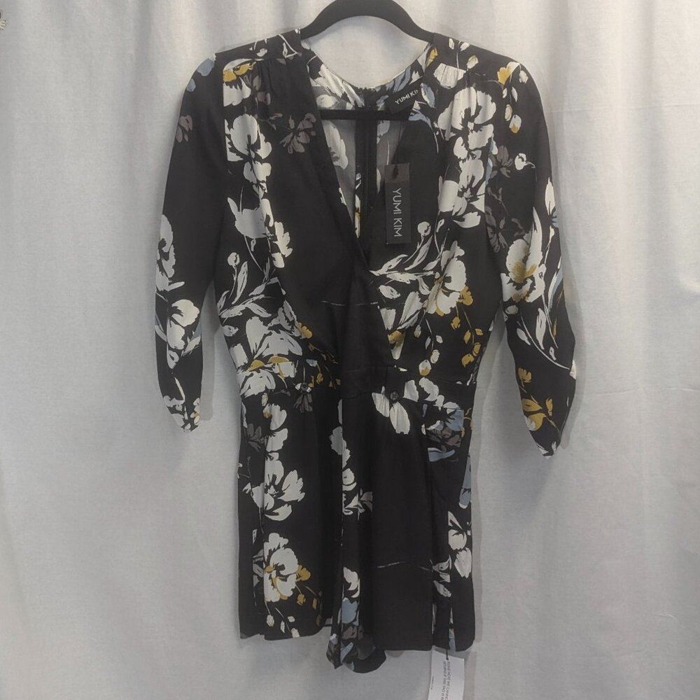 NWT Yumi Kim Size Medium Black Floral Romper